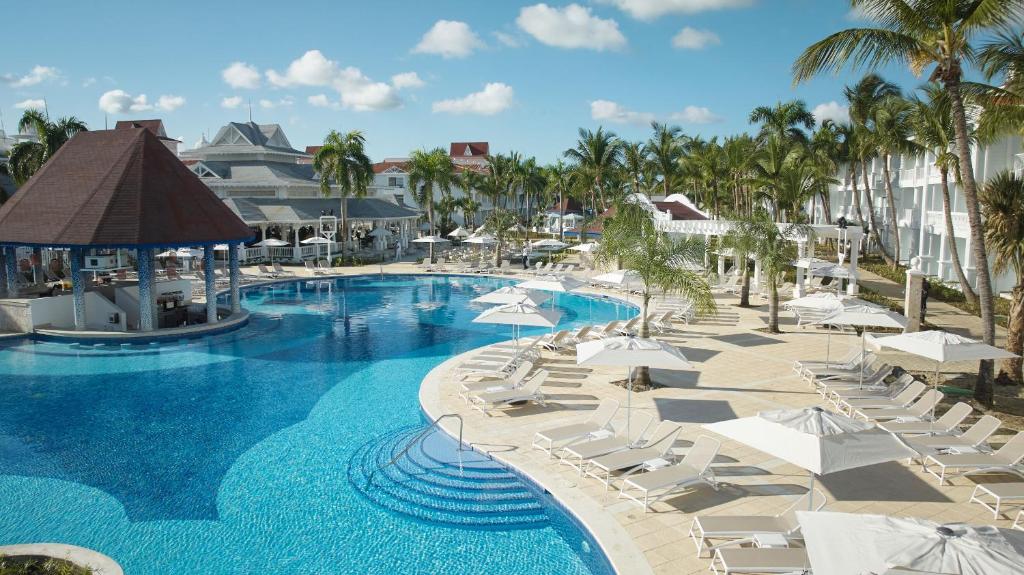 Vacaciones en Bahia Principe Luxury Esmeralda Punta Cana en Temporada Baja